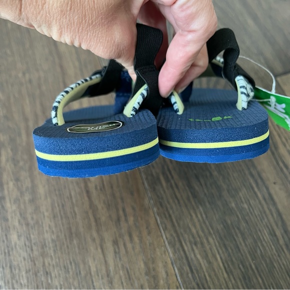 NWT Sanuk yoga mat flip flops, baby/toddler boys size 7/8 - Picture 9 of 10